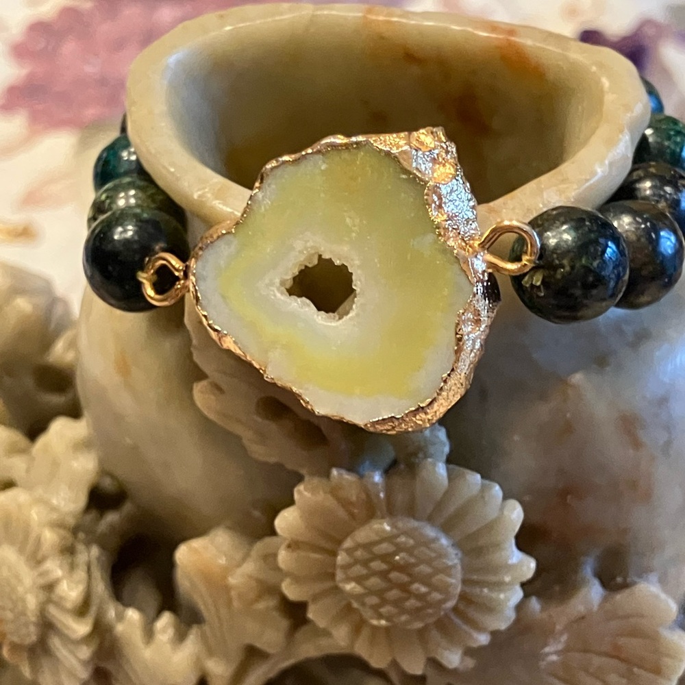 Yellow Druzy & Dark Green Bead Bracelet - Gold Trim Accent Plated